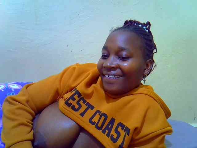 Molly-22 webcam