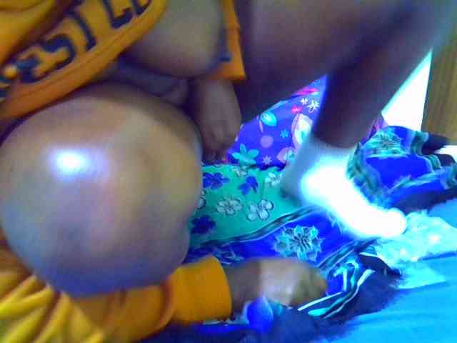Molly-22 webcam