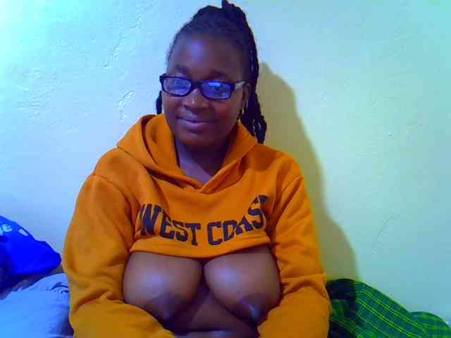 Molly-22 webcam