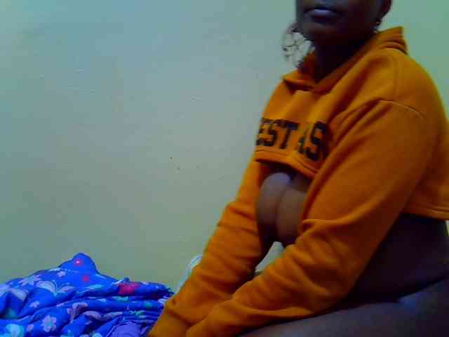Molly-22 webcam
