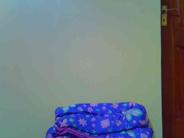 Molly-22 webcam