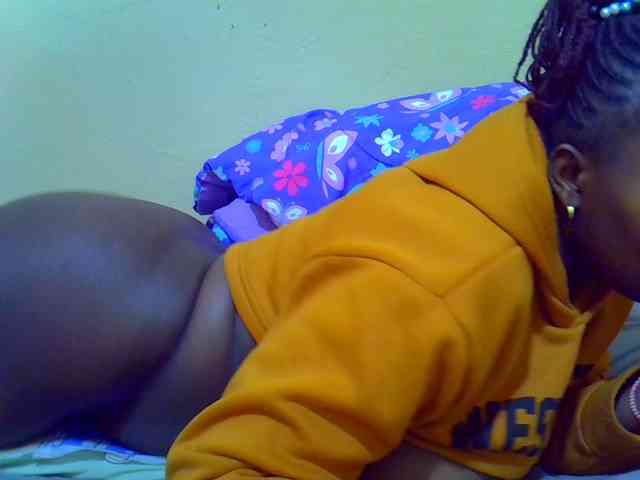 Molly-22 webcam