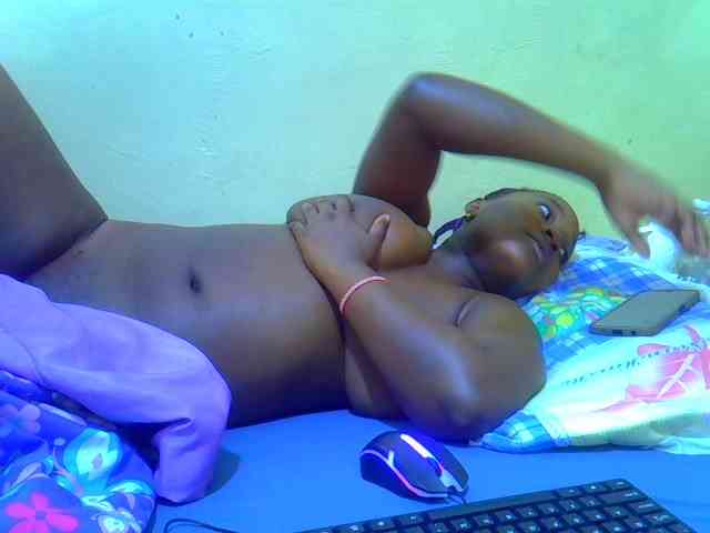 Molly-22 webcam
