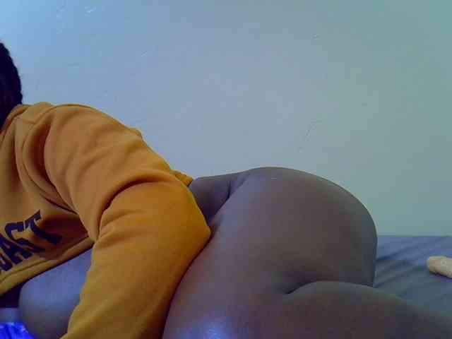 Molly-22 webcam
