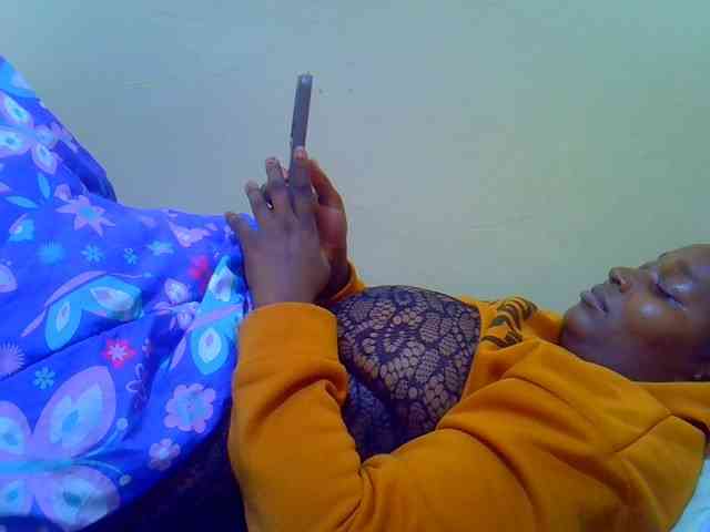 Molly-22 webcam