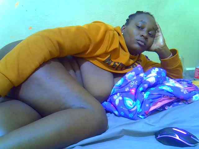 Molly-22 webcam