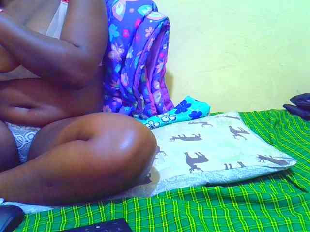 Molly-22 webcam