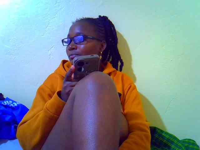 Molly-22 webcam