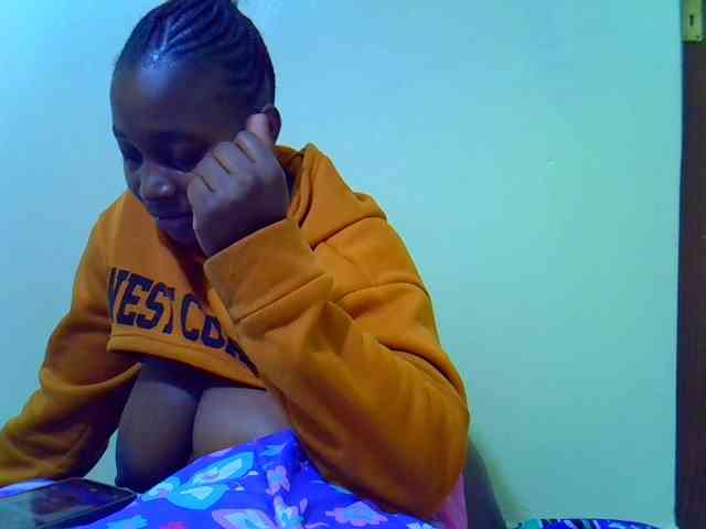 Molly-22 webcam