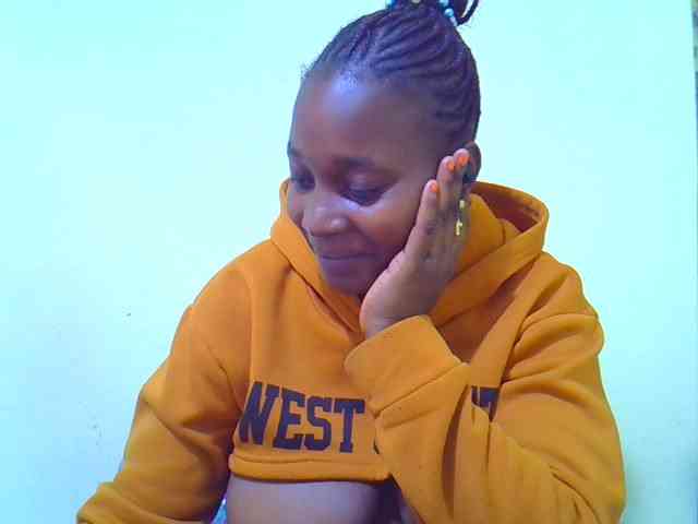 Molly-22 webcam