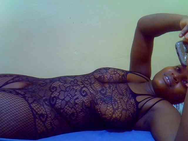 Molly-22 webcam