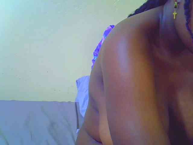 Molly-22 webcam