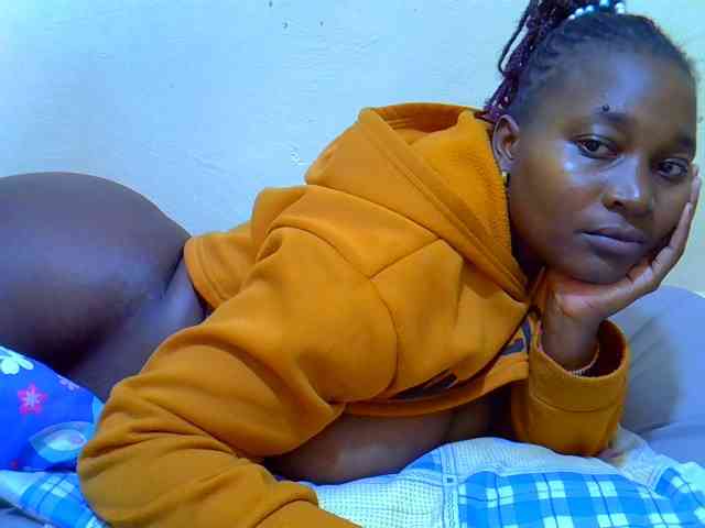 Molly-22 webcam