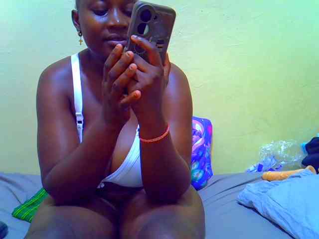 Molly-22 webcam