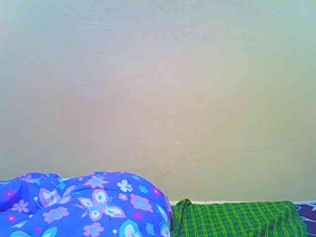 Molly-22 webcam
