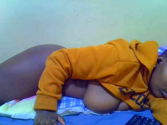 Molly-22 webcam
