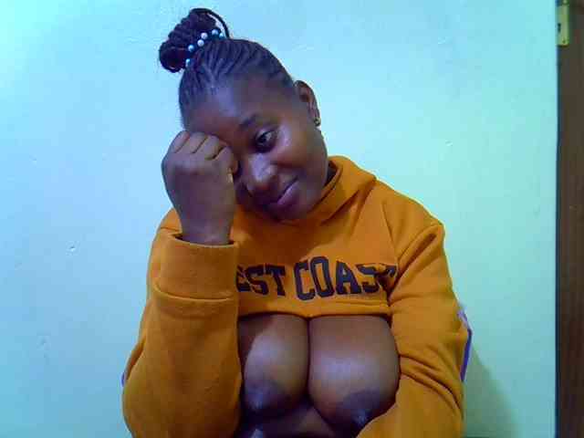 Molly-22 webcam