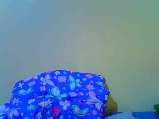 Molly-22 webcam