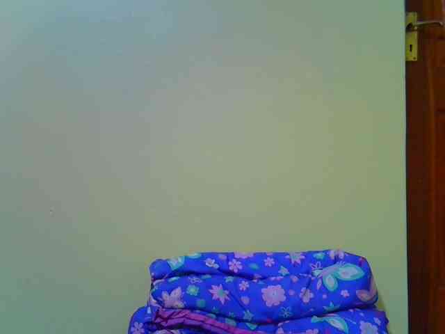 Molly-22 webcam
