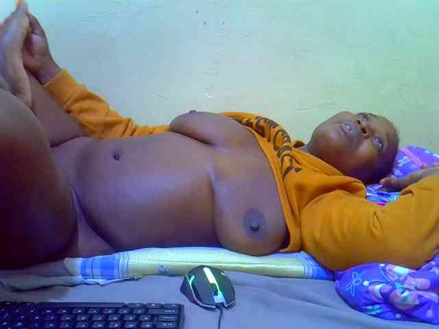 Molly-22 webcam