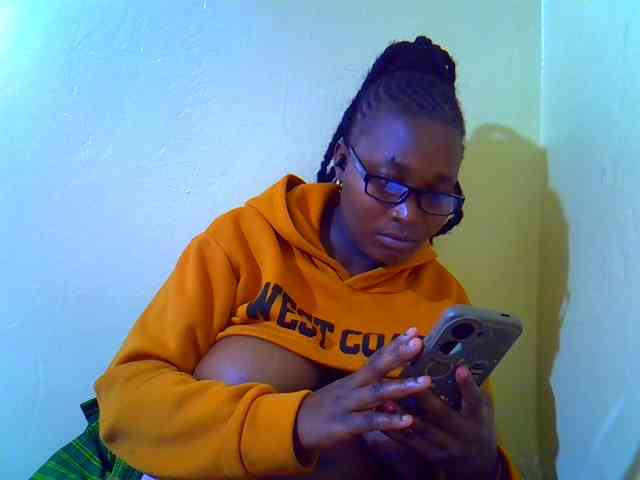Molly-22 webcam