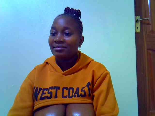 Molly-22 webcam