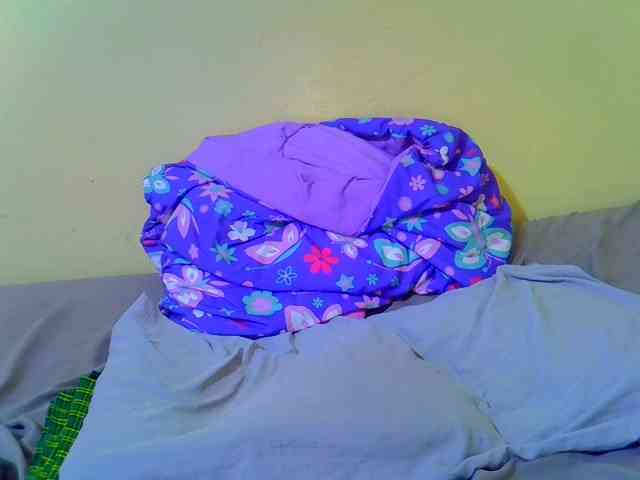 Molly-22 webcam