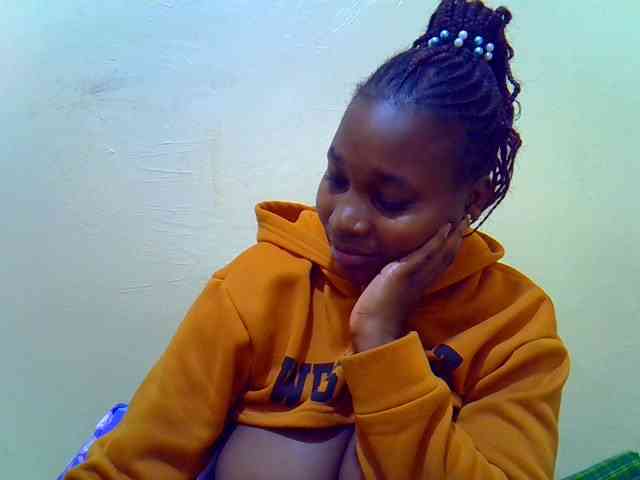 Molly-22 webcam