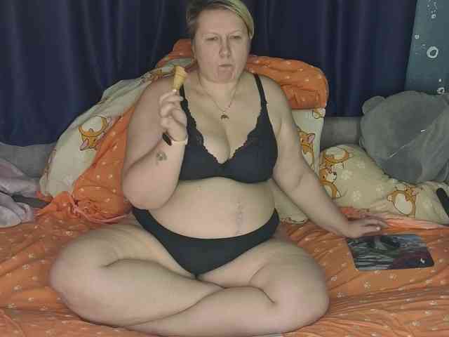CuteHannaBBW webcam
