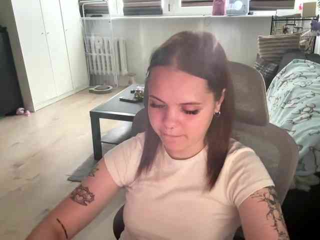 Model: AbbyTeen
