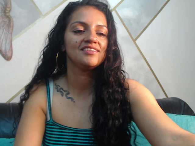 le modèle Renata-voss est en webcam porno dans un show sur le site bongacams, il possède les tags suivants: Latino/Hispanic,Brunette,Shaved