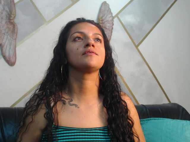 le modèle Renata-voss est en webcam porno dans un show sur le site bongacams, il possède les tags suivants: Latino/Hispanic,Brunette,Shaved