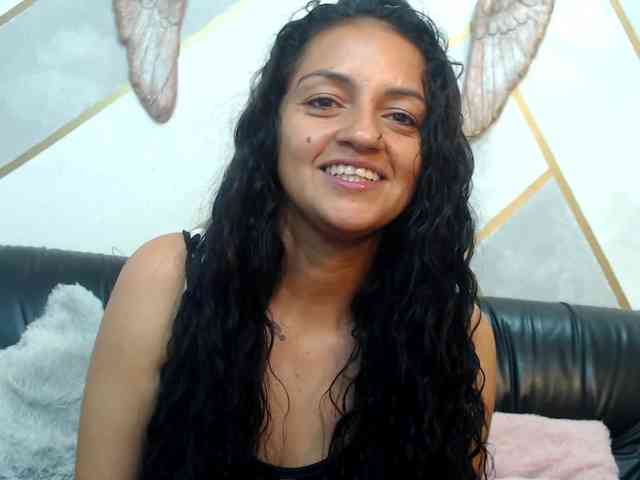 Renata-voss's cam show statistics and live stream