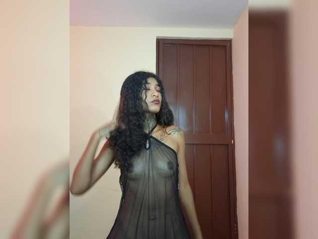 Valquiri1 live cam on BongaCams