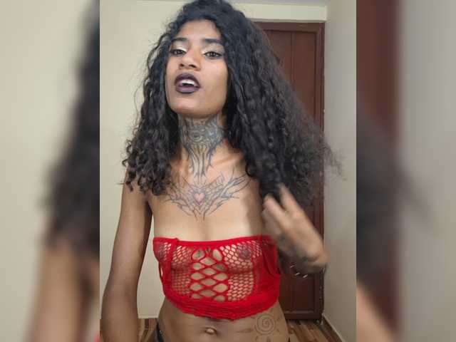 Valquiri1 live cam on BongaCams