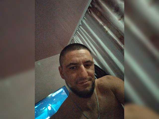 18KapaT19 live cam on BongaCams