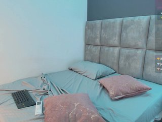 GiaMonroee Porn Show