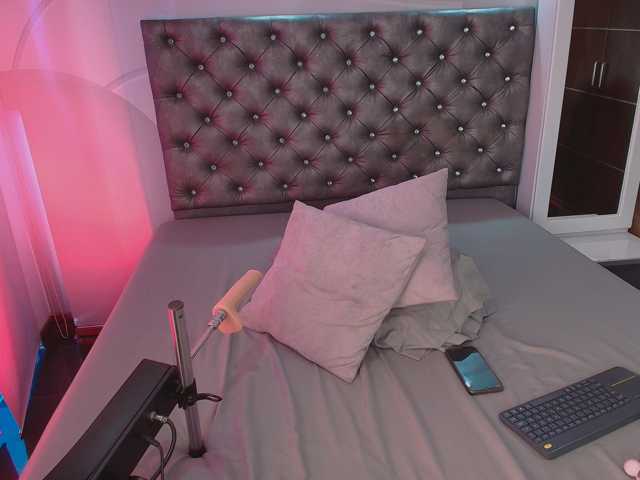 GiaMonroee live cam on BongaCams