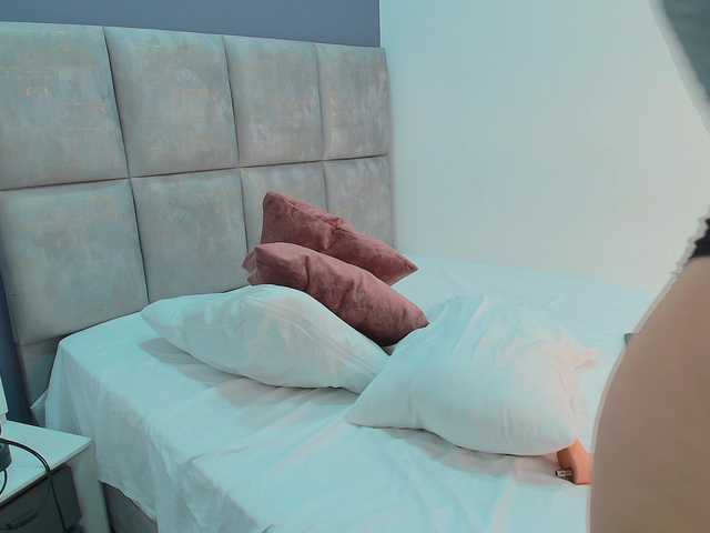 GiaMonroee live cam on BongaCams