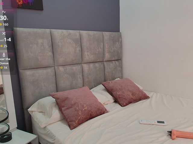 GiaMonroee live cam preview