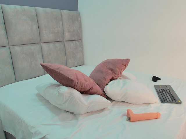 GiaMonroee live cam on BongaCams