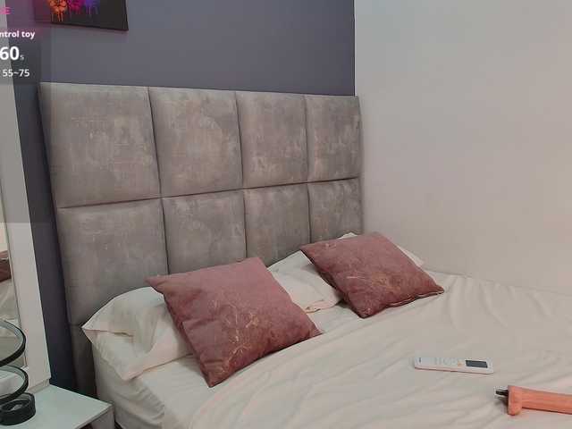 GiaMonroee live cam on BongaCams