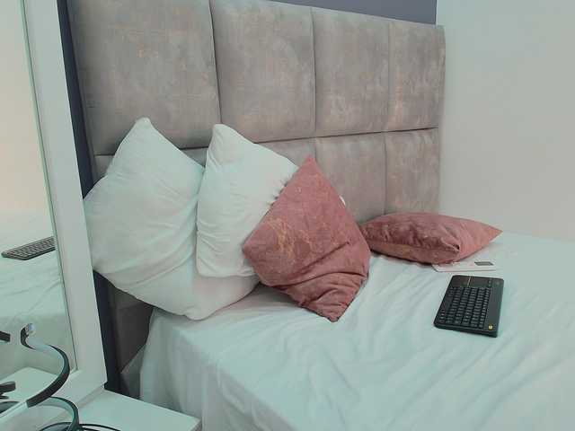 GiaMonroee live cam on BongaCams