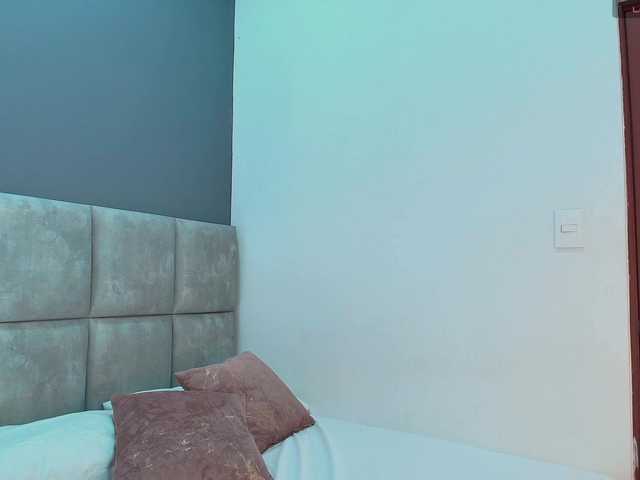 GiaMonroee live cam on BongaCams
