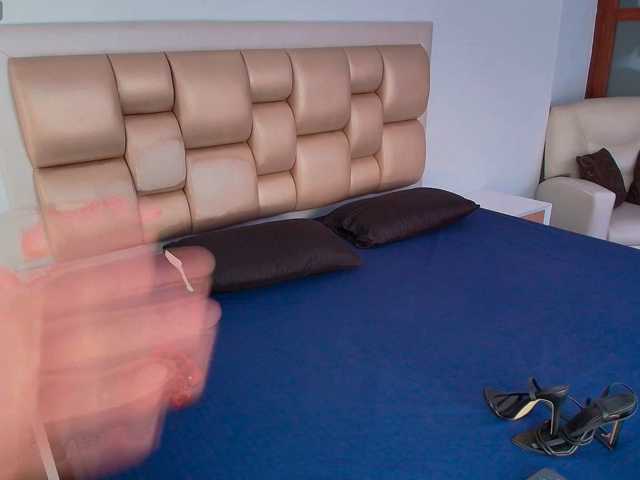 GiaMonroee live cam on BongaCams
