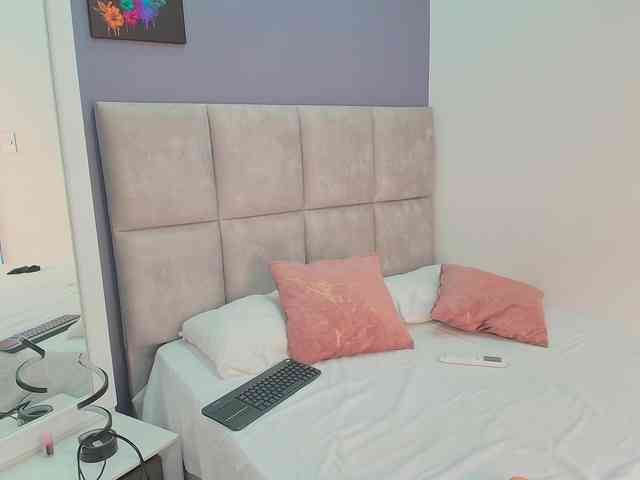 GiaMonroee webcam