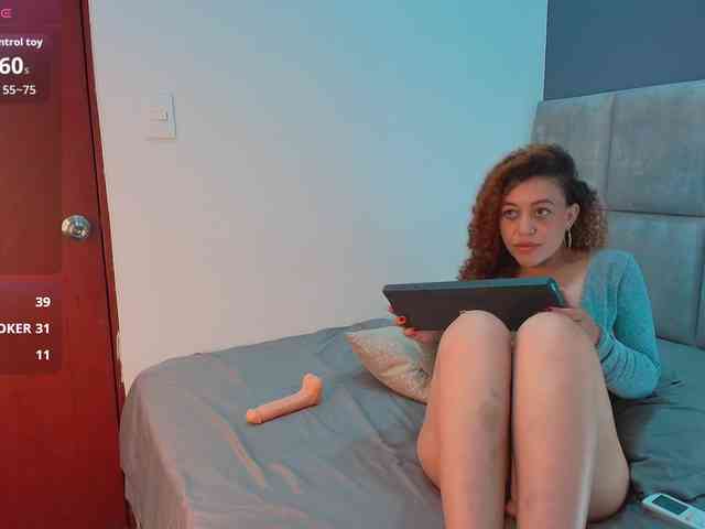 Model: GiaMonroee