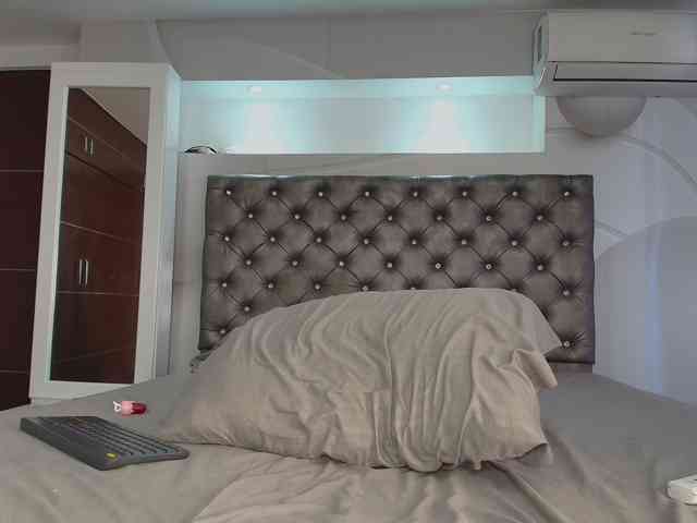 GiaMonroee webcam