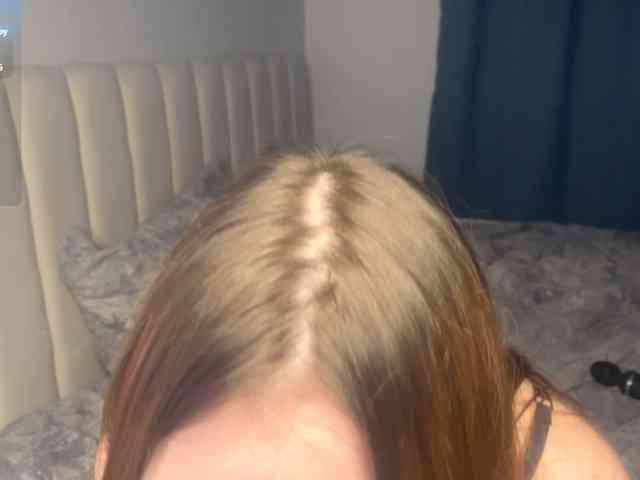 EmmieZeus webcam