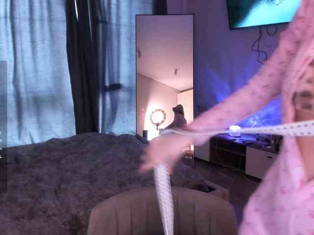 EmmieZeus webcam